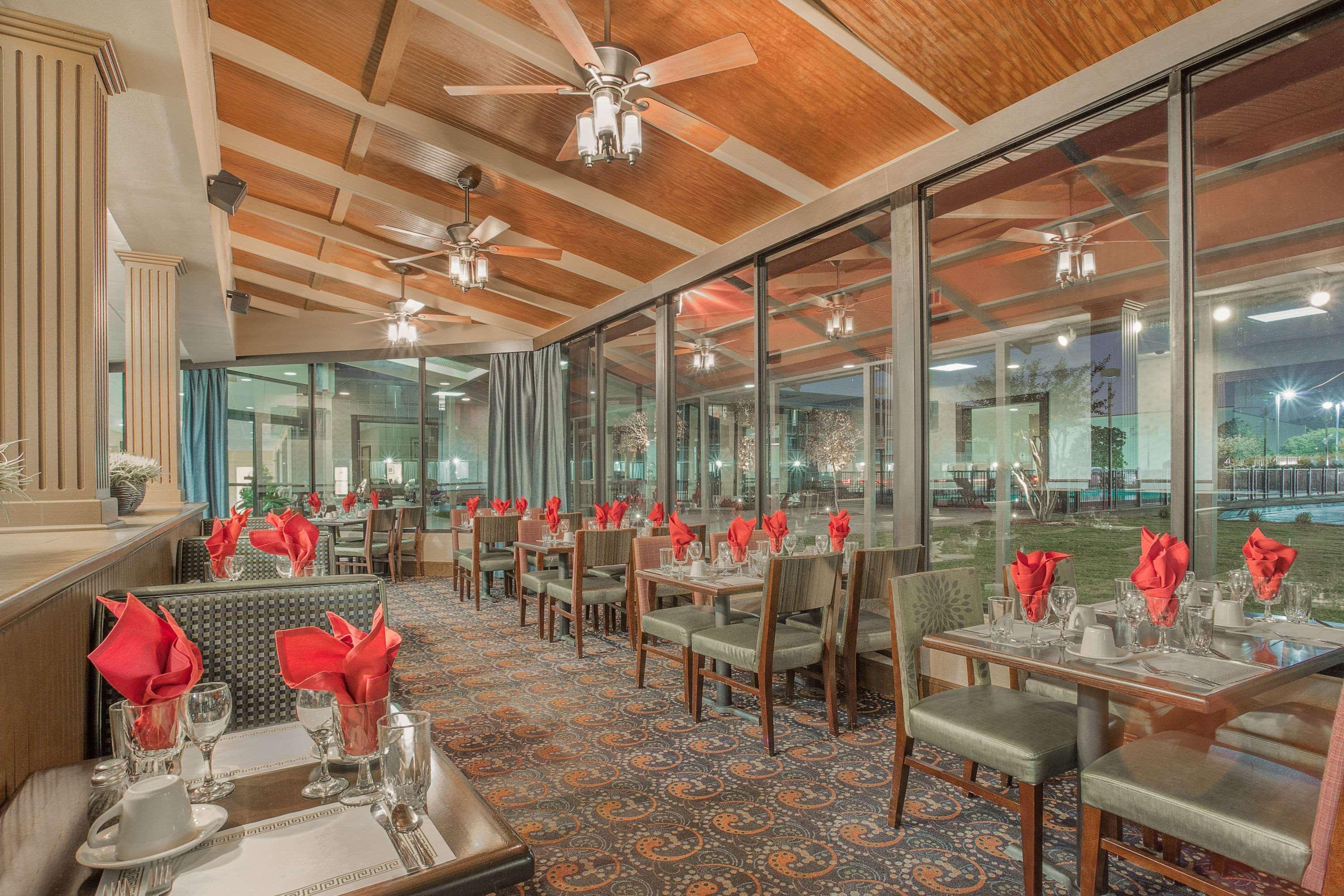 Ramada Plaza By Wyndham Fayetteville Fort Bragg Area Esterno foto