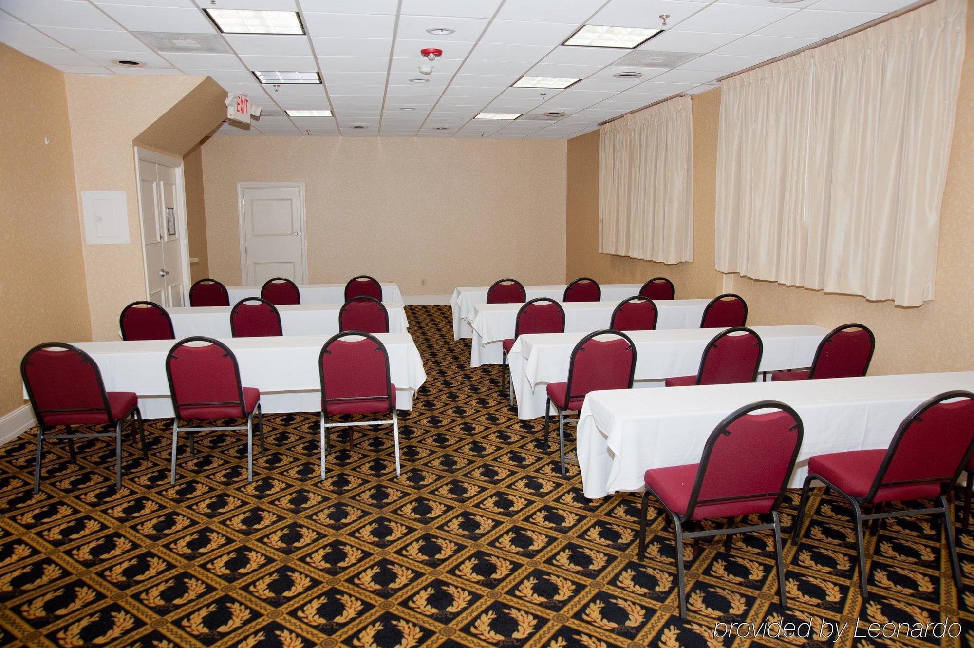 Ramada Plaza By Wyndham Fayetteville Fort Bragg Area Esterno foto